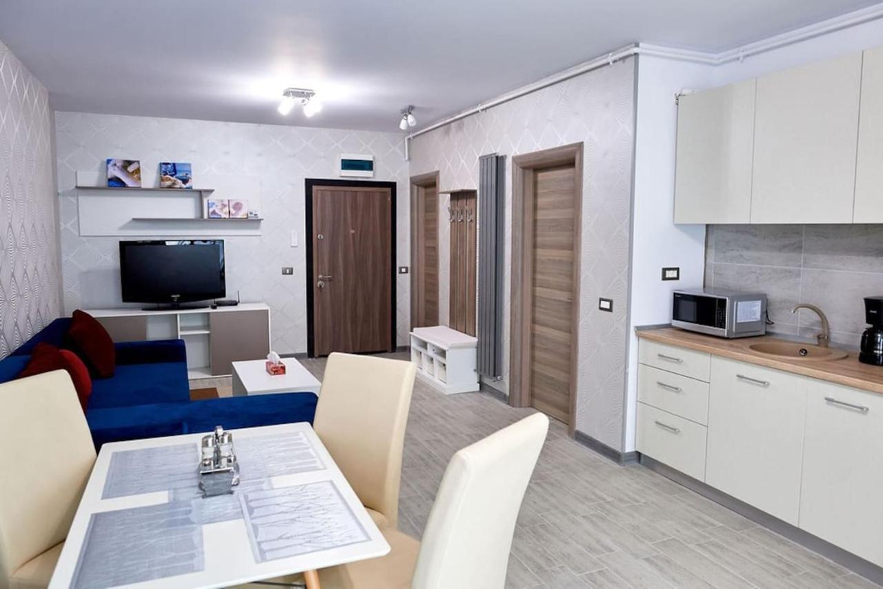 Blue Apartment In Spa N Pool Beach Resort Năvodari Exterior foto